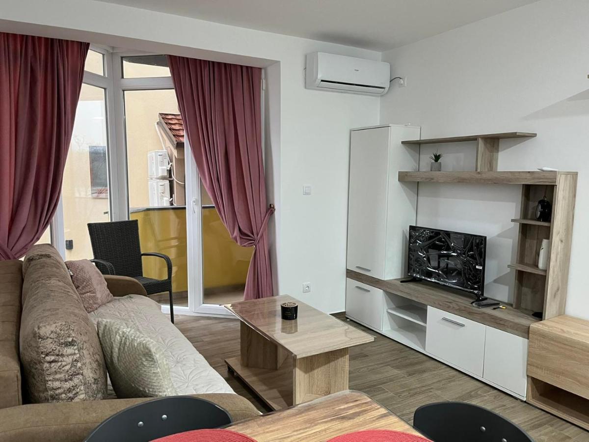 Hn Lux & Spa Veliko Gradiste Ngoại thất bức ảnh